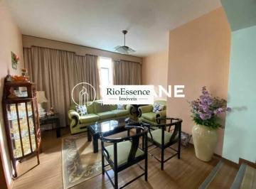 Casa · 177m² · 3 Quartos · 1 Vaga · Raridade em Botafogo: Casa de Vila com 177m² na Rua Paulo Barreto