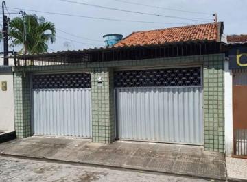 Casa de 4 quartos, Recife · Casa con 95 m² de área útil, 4 quartos a venda, em Santo Amaro Vizinho a Reitoria da UPE