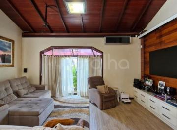 Sala · Casa com 165,40 m2 e 4 quartos sendo 2 suites