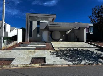 Casa · 143m² · 3 Quartos · 2 Vagas · Casa em Vale Verde (Centro), Cabreúva/SP de 143m² 3 quartos à venda por R$ 880.000,00 ou para locaçã