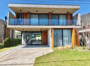 Casa · 420m² · 5 Quartos · 2 Vagas · Casa em Capão Novo, Capão Da Canoa/RS de 420m² 5 quartos à venda por R$ 4.500.000,00