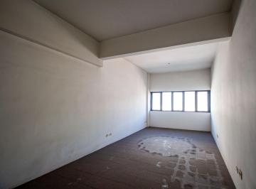 Comercial · 200m² · Loja na Rua do Triunfo, N. 50 - Loja 34 • 200 m²