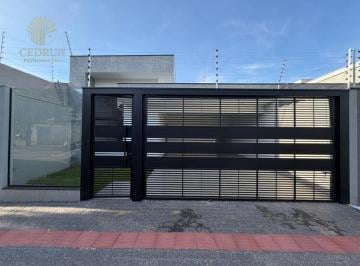 Casa · 150m² · 3 Quartos · 2 Vagas · Casa à venda em Maringá, próxima à Av. Pedro Taques, com 3 quartos, 150 m², 2 suítes e espaço para p