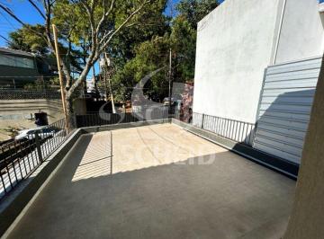 Casa · 131m² · 4 Quartos · 4 Vagas · Sobrado com 4 Quartos e 3 banheiros à Venda, 145 m² por R$ 780.000