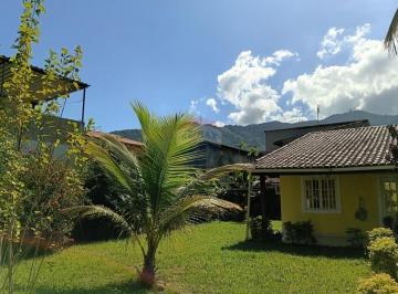 Casa · 122m² · 2 Quartos · 5 Vagas · Casa de Condomínio: 2 Qtos, Quintal Amplo!