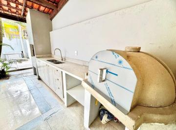 Casa · 120m² · 4 Quartos · 2 Vagas · Casa duplex à venda no Condomínio Rancho Itaúna, na Rua Lagoa Bonita, em Vargem Grande.