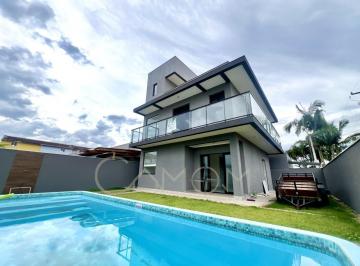 Casa · 140m² · 4 Quartos · 3 Vagas · Casa para Venda no bairro Coroados, localizado na cidade de Guaratuba / PR.