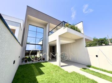 Casa · 200m² · 4 Quartos · 3 Vagas · Sobrado para Venda no bairro Brejatuba, localizado na cidade de Guaratuba / PR.