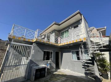 Casa · 250m² · 5 Quartos · 3 Vagas · Residencial e Comercial no Centro de Guaratuba!