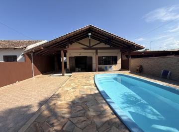 Casa · 140m² · 3 Quartos · 2 Vagas · Casa com Piscina no Coroados