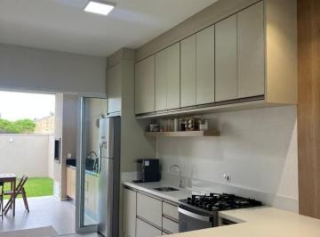 Casa · 103m² · 3 Quartos · 2 Vagas · Seu Novo Lar em Piçarras, Guaratuba/PR