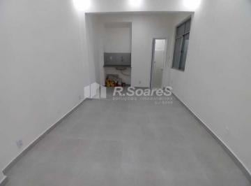 Comercial · 27m² · Sala comercial, em frente ao metrô estação Saens Peña,