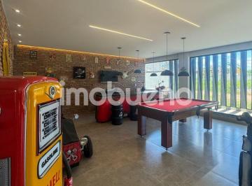 xhkmiw02owi5yjvmngvhzju1_md · Casa em condomínio de alto padrão, 2 suítes com closet, 2 semi suítes, 4 vagas.