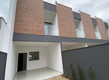 Casa · 120m² · 3 Quartos · Casa à venda - em Iririú