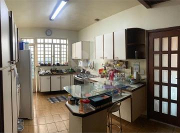 Imagem Principal · Casa Térrea à venda com 4 quartos, sendo 2 suítes,  no Centro, Mogi das Cruzes