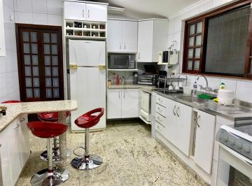Imagem Principal · Casa à venda com 3 suítes em Vila Amorim, Suzano