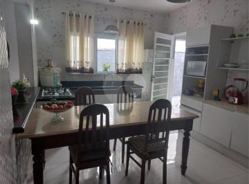 Imagem Principal · Casa Térrea à venda com 3 quartos, sendo 1 suíte, em Vila Oliveira, Mogi das Cruzes