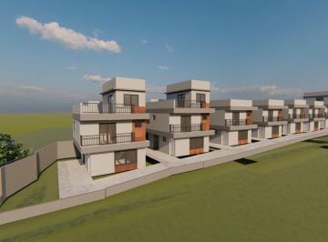 Casa de 3 quartos, Curitiba · Sobrado com 216 m² e 3 quartos à venda em Pilarzinho, Curitiba