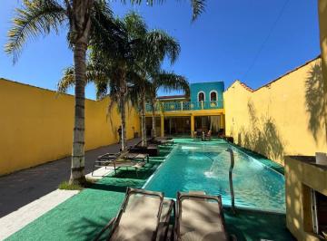 Casa de 3 quartos, Itanhaém · Casa para Venda, Itanhaém / SP. Possui piscina e 03 dormitórios