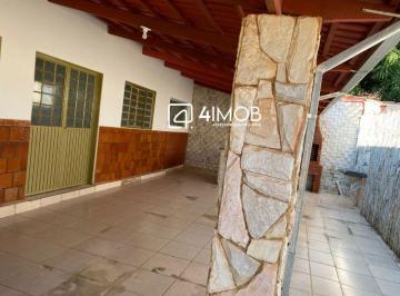 Casa de 3 quartos, Pirenópolis · PIRENÓPOLIS: 2 CASAS NO SETOR MEIA PONTE – IDEAL PARA POUSADA OU RENDA COM ALUGUEL
