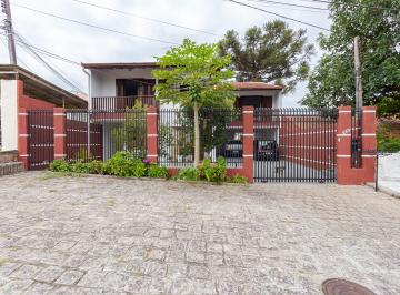 Casa de 4 quartos, Curitiba · Mais de 600m² de Terreno! O Sobrado Perfeito para Quem Precisa de Espaço e Lazer