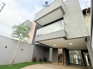 Casa · 185m² · 3 Quartos · 2 Vagas · Sobrado Exclusivo no Jardim América - Sofisticação e Conforto!