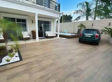 Casa · 260m² · 4 Quartos · 4 Vagas · Linda Casa de Condomínio! Mobiliada com 4 Quartos e 3 Suítes no Recreio dos Bandeirantes