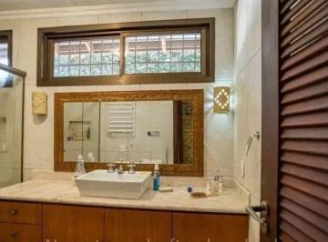 Casa · 410m² · 5 Quartos · 2 Vagas · Casa com 5 quartos,4 banheiros,2 suítes e 2 vagas em condomínio no Itanhangá , disponível para locaç