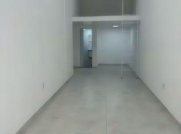 Comercial · 50m² · Loja de Rua em Piedade, 50m²