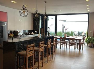 Casa · 220m² · 3 Quartos · 4 Vagas · Casa à venda em Sorocaba, Além Ponte, com 3 suítes, com 220 m², Condomínio Bouganville