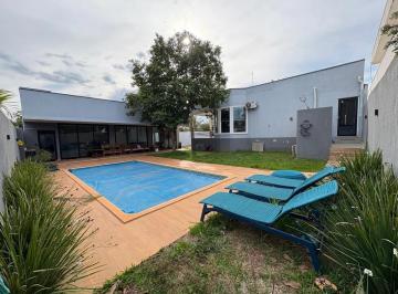 01 · Cond. Estância Quintas da Alvorada Casa com Linda Área Gourmet e Piscina Aquecida.