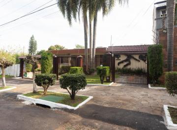 Casa · 470m² · 5 Quartos · 4 Vagas · Casa com piscina e 470m2 no Chácara das Pedras