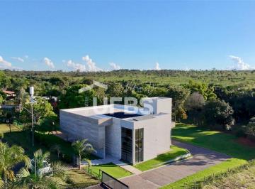 Casa · 445m² · 5 Quartos · 4 Vagas · Chácara Fundo de Mata no Condomínio Alto da Boa Vista