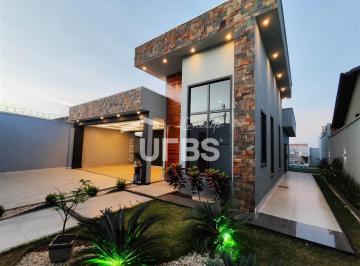 Casa · 210m² · 3 Quartos · 4 Vagas · Casa com Piscina Aquecida e Lareira no Jardim Buriti Sereno – 3 Quartos, 360m², Área Gourmet e 4 Vag