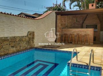 Casa · 146m² · 2 Quartos · 3 Vagas · Praticidade e Lazer no Coração do Jardim do Lago: Residência Semi-Mobiliada