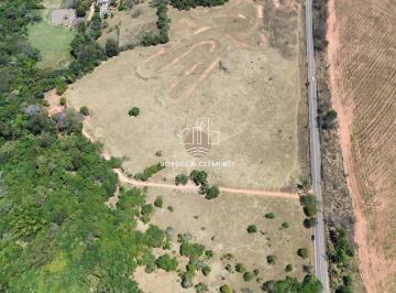 Terreno · 20000m² · 07 módulos de 20.000 m² cada oferecem a topografia e a logística ideais