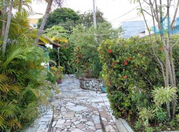 Terreno , Lauro de Freitas · Excelente área com casa no Centro de Lauro de Freitas!
