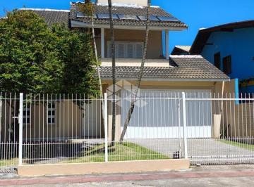Casa · 170m² · 3 Quartos · 2 Vagas · Casa à venda a poucos metros do mar em Canasvieiras