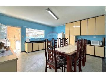 Casa · 147m² · 4 Quartos · 2 Vagas · Sobrado Espaçoso na Vila Assunção, Aceita Pets!