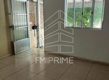 Casa · 80m² · 2 Quartos · 1 Vaga · Térrea  2 quartos  1 banheiro  1 vaga