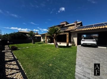 Casa · 250m² · 4 Quartos · 2 Vagas · Casa em Garopaba próximo ao loteamento Pedra Branca