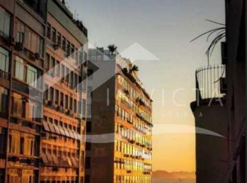 Apartamento · 35m² · 1 Quarto · Maravilhoso conjugado reformado com vista mar no posto 6