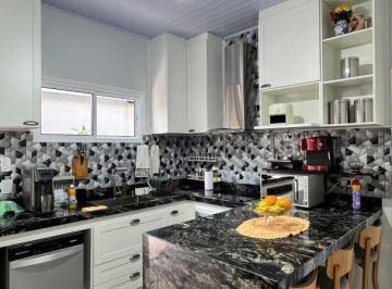 49aeeadc22c4eb2067cf48162ccd055f7b40b9da · Casa de 3dormt sendo 1 suite 200 mts da Praia