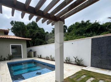 Casa · 136m² · 3 Quartos · Condomínio com 3 quartos à venda em Caravelas - RJ