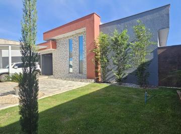 Casa de 3 quartos, Gama · Casa ponte alta norte, 3 quartos com suíte, rua das figueiras, lote 400m², piscina, churrasqueira