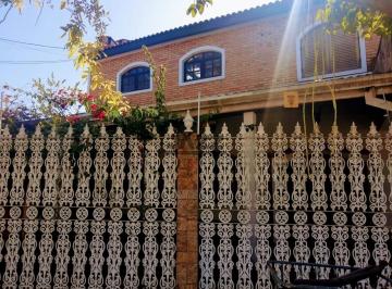 Casa · 250m² · 3 Quartos · 4 Vagas · Casa à Venda na Vila Cristina: 3 Quartos com Suíte e Excelente Localização