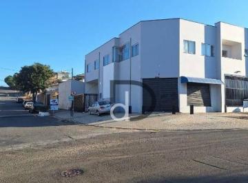 aa0538f3bae6625a22c2e3d0c770d25a6f2b1a4e · Barracão para locação R$ 3.250.00