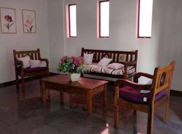 a14361fb35d8c546b8e215b3ebc1ca775d780018 · Amplo Apartamento no Embaré