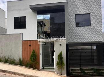 Casa · 170m² · 3 Quartos · 3 Vagas · Casa Moderna com Pé Direito Duplo, 3 Quartos e Área Gourmet Integrada