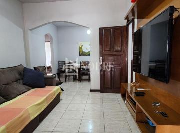 Casa · 228m² · 3 Quartos · 2 Vagas · Casa Ampla e Linear com 3 Quartos, Jardim Frontal e Espaço Externo Versátil